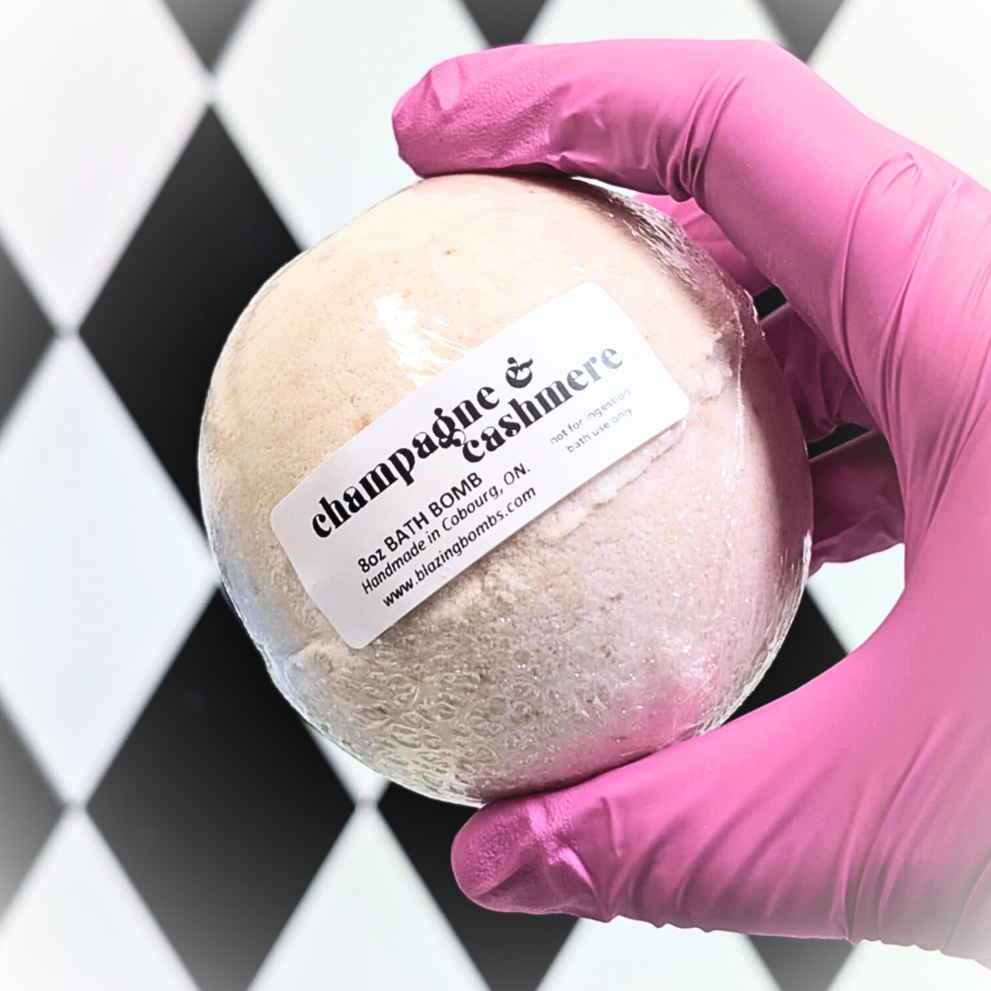 Champagne & Cashmere 8.5oz Large Bath Bomb